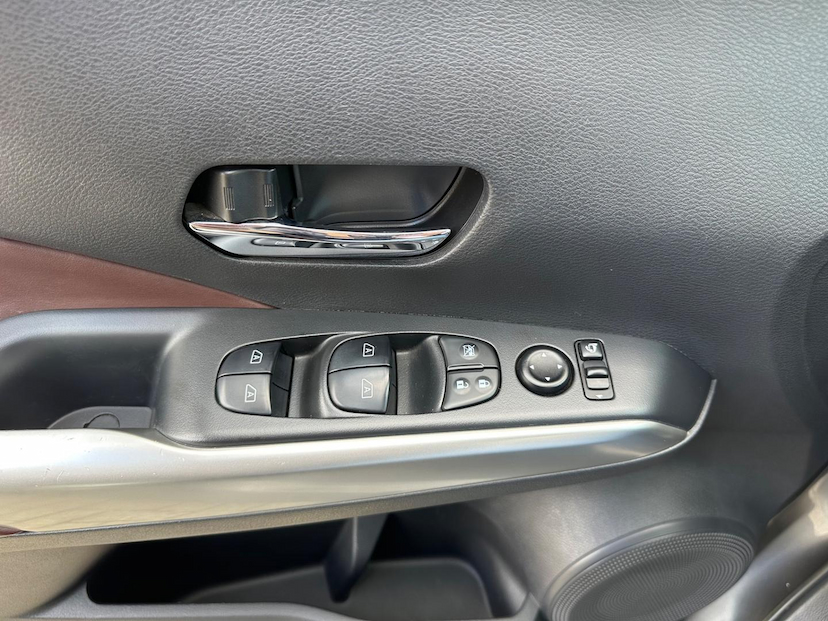 Foto do veículo NISSAN KICKS  SL CVT 2018 78.672 KM 85.900,00