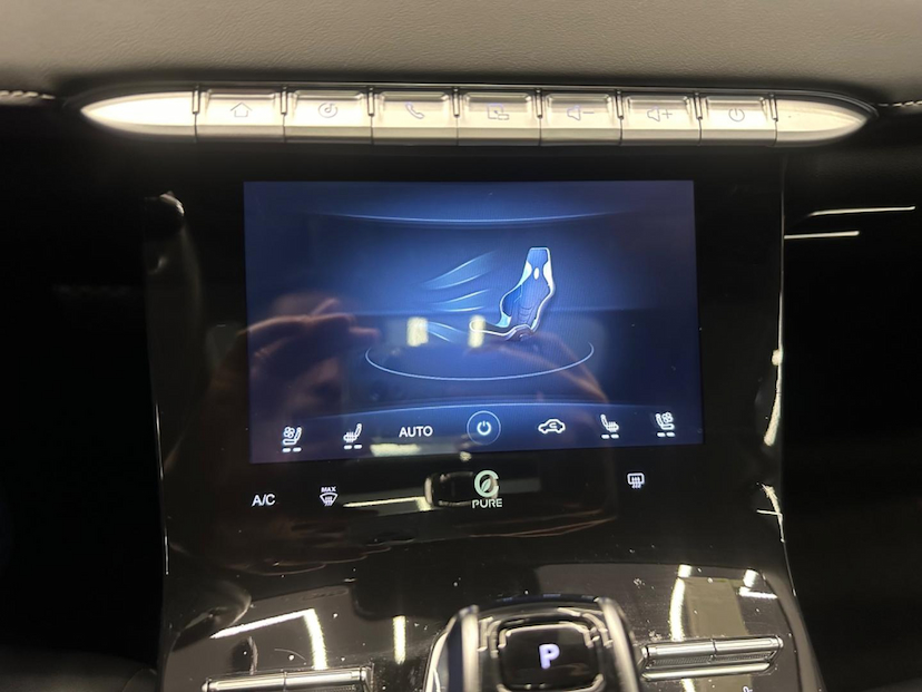 Foto do veículo CAOA CHERY TIGGO 8  PRO HYBRID 2023 12.753 KM 198.900,00
