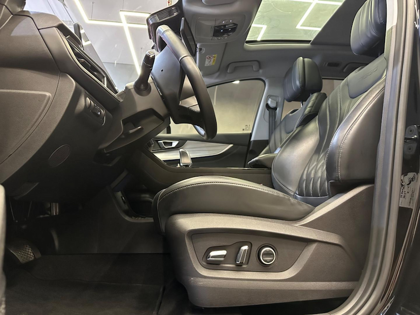 Foto do veículo CAOA CHERY TIGGO 8  PRO HYBRID 2023 12.753 KM 198.900,00