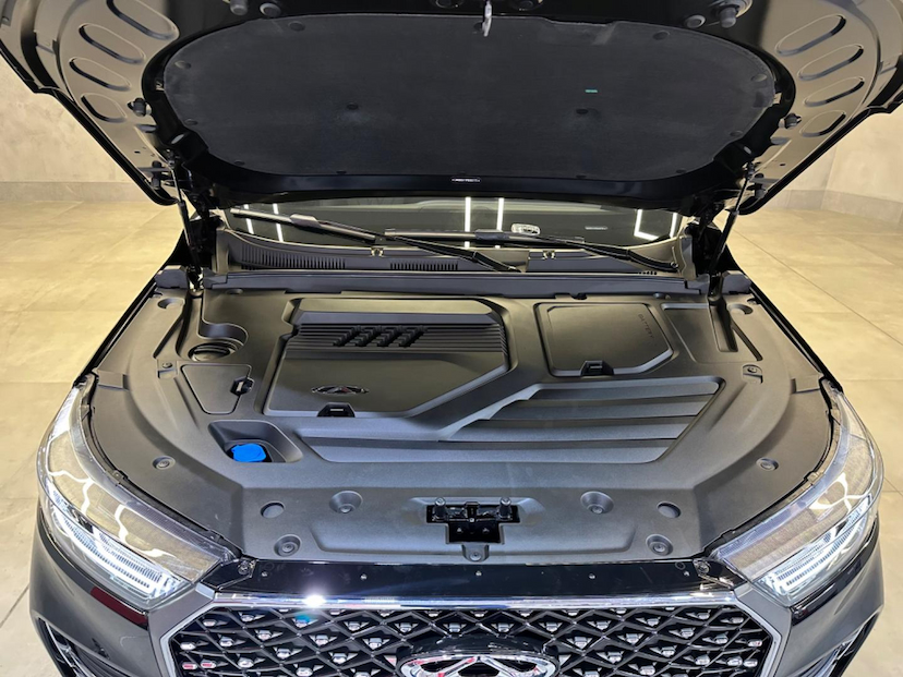 Foto do veículo CAOA CHERY TIGGO 8  PRO HYBRID 2023 12.753 KM 198.900,00
