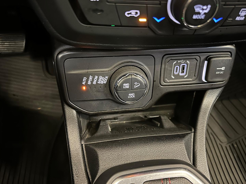 Foto do veículo JEEP RENEGADE  TH T270 4X4 2024 14.120 KM 146.900,00