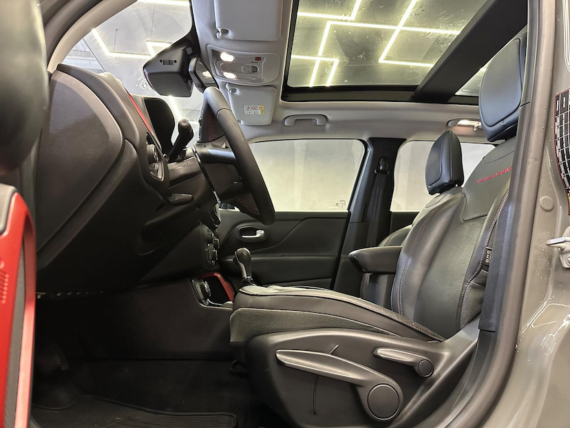 Foto do veículo JEEP RENEGADE  TH T270 4X4 2024 14.120 KM 146.900,00