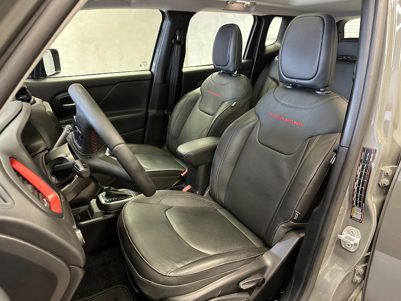 Foto do veículo JEEP RENEGADE  TH T270 4X4 2024 14.120 KM 146.900,00