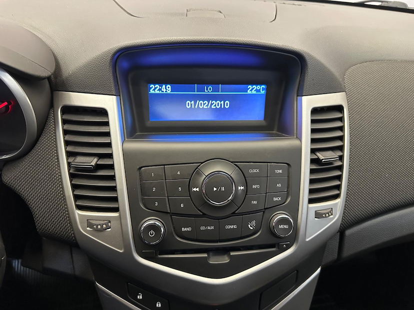 Foto do veículo CHEVROLET CRUZE  1.8 LT 16V FLEX 4P MANUAL 2014 56.092 KM 62.900,00