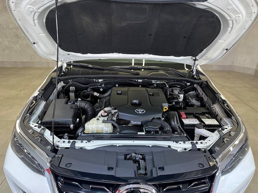Foto do veículo TOYOTA HILUX  SW4 2.8 SRX 4X4 16V TURBO INTERCOOLER DIESEL 4P 2021 26.000 KM 309.900,00