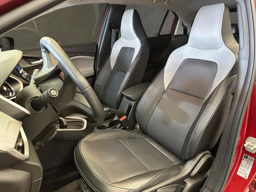 Foto do veículo CHEVROLET ONIX  10TAT PR2 2023 28.858 KM 92.900,00