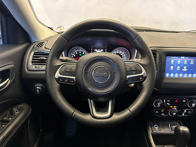 Foto do veículo JEEP COMPASS  SPORT F 2021 25.329 KM 106.900,00