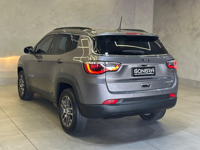 Foto do veículo JEEP COMPASS  SPORT F 2021 25.329 KM 106.900,00