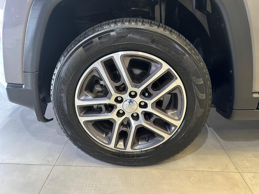 Foto do veículo JEEP COMPASS  SPORT F 2021 25.329 KM 106.900,00
