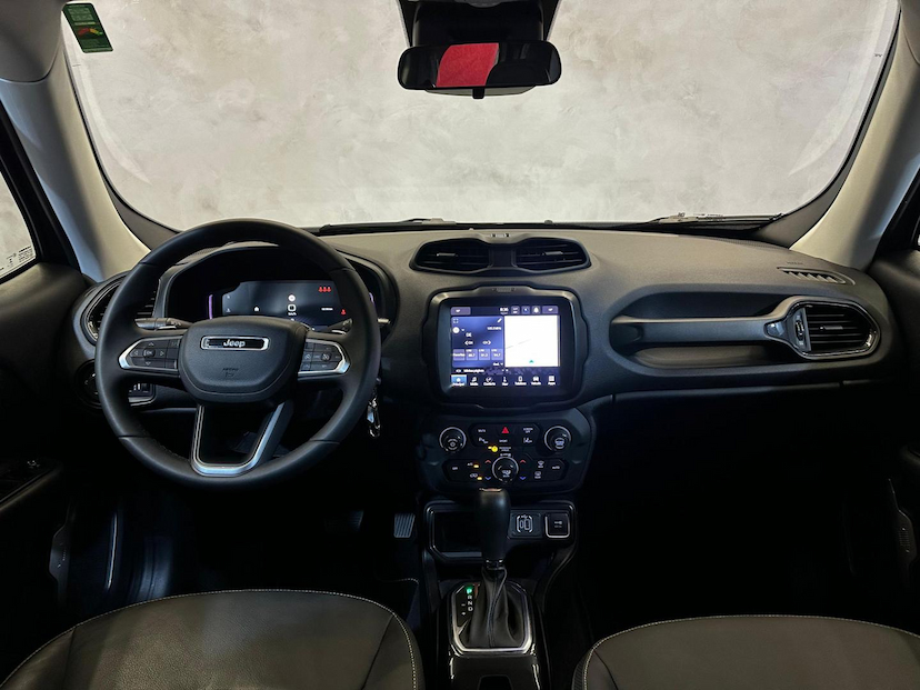 Foto do veículo JEEP RENEGADE  LONGITUDE T270 1.3 TB 4X2 FLEX AUT 2024 16.000 KM 119.900,00