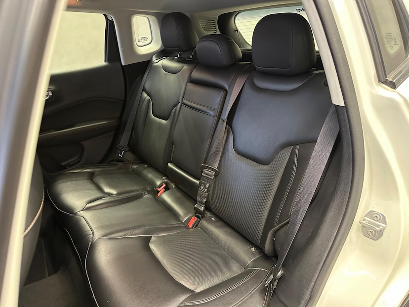 Foto do veículo JEEP COMPASS  2.0 16V DIESEL NIGHT EAGLE 4X4 AUT 2018 50.380 KM 106.900,00