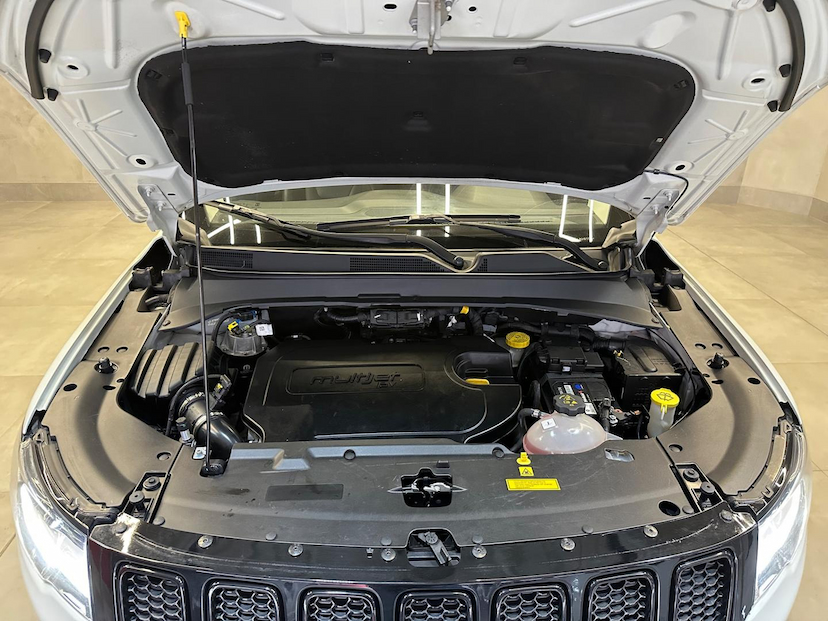 Foto do veículo JEEP COMPASS  2.0 16V DIESEL NIGHT EAGLE 4X4 AUT 2018 50.380 KM 106.900,00