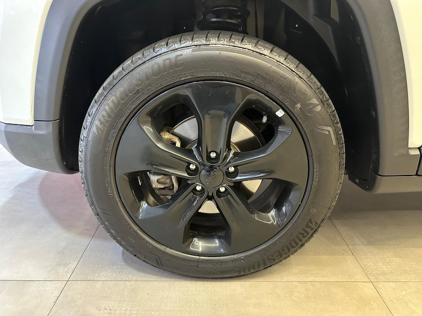 Foto do veículo JEEP COMPASS  2.0 16V DIESEL NIGHT EAGLE 4X4 AUT 2018 50.380 KM 106.900,00
