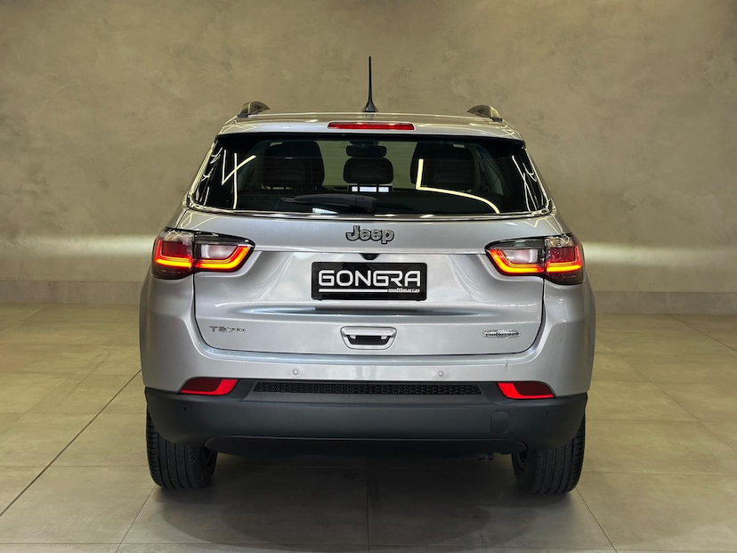 Foto do veículo JEEP COMPASS  LONG TF 2023 13.900 KM 144.900,00