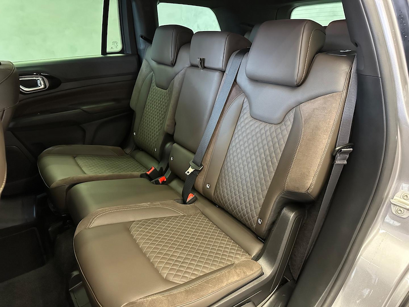 Foto do veículo JEEP COMMANDER  OVERLAND T270 1.3 TB FLEX AUT 2023 19.714 KM 204.900,00