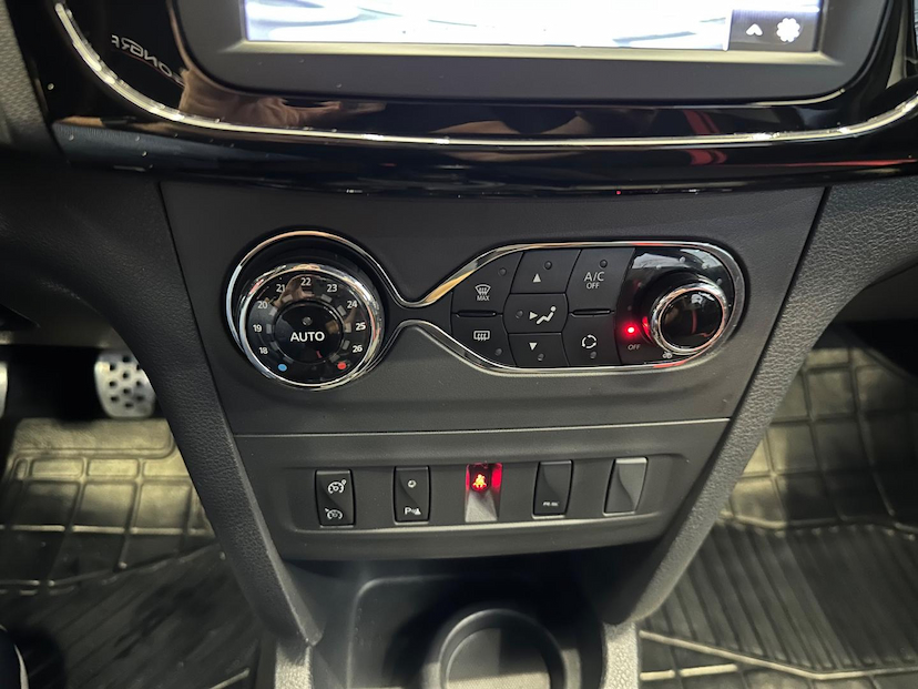 Foto do veículo RENAULT SANDERO  SPORT RS 2.0 FLEX 16V 5P 2021 47.750 KM 78.900,00