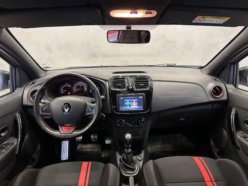 Foto do veículo RENAULT SANDERO  SPORT RS 2.0 FLEX 16V 5P 2021 47.750 KM 78.900,00