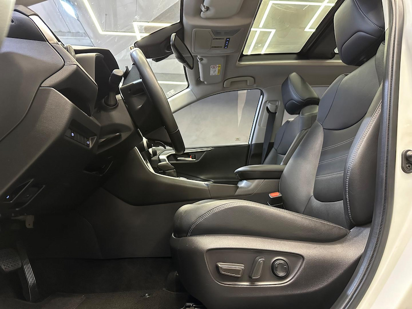 Foto do veículo TOYOTA RAV4  2.5 SX 4X4 HYBRID AUT. 2022 30.250 KM 239.900,00