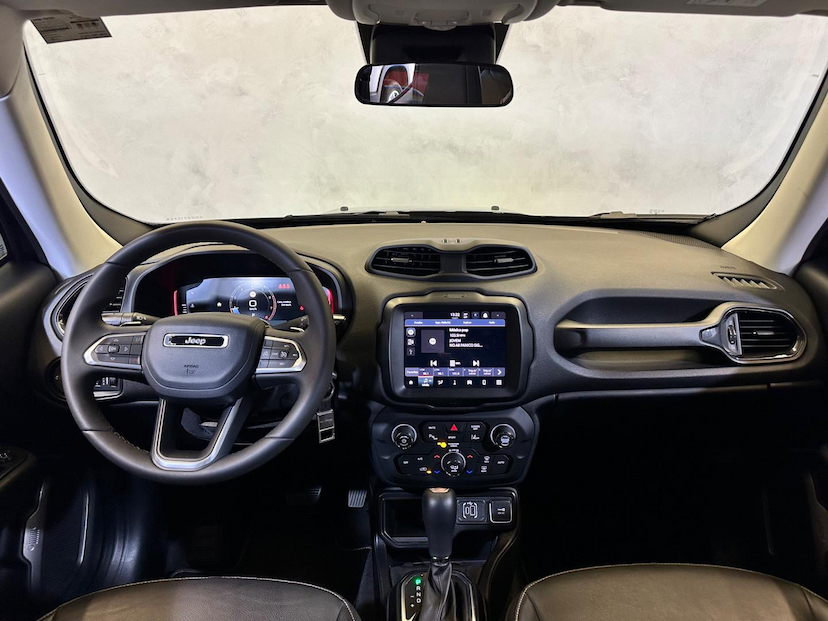 Foto do veículo JEEP RENEGADE  LONGITUDE T270 1.3 TB 4X2 FLEX AUT 2024 22.751 KM 116.900,00