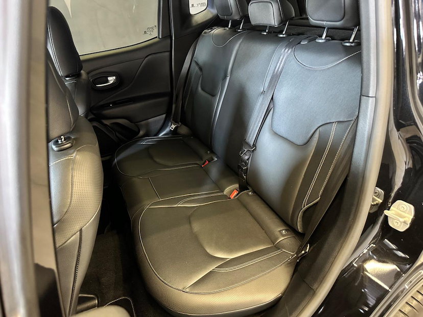 Foto do veículo JEEP RENEGADE  LONGITUDE T270 1.3 TB 4X2 FLEX AUT 2024 22.751 KM 116.900,00