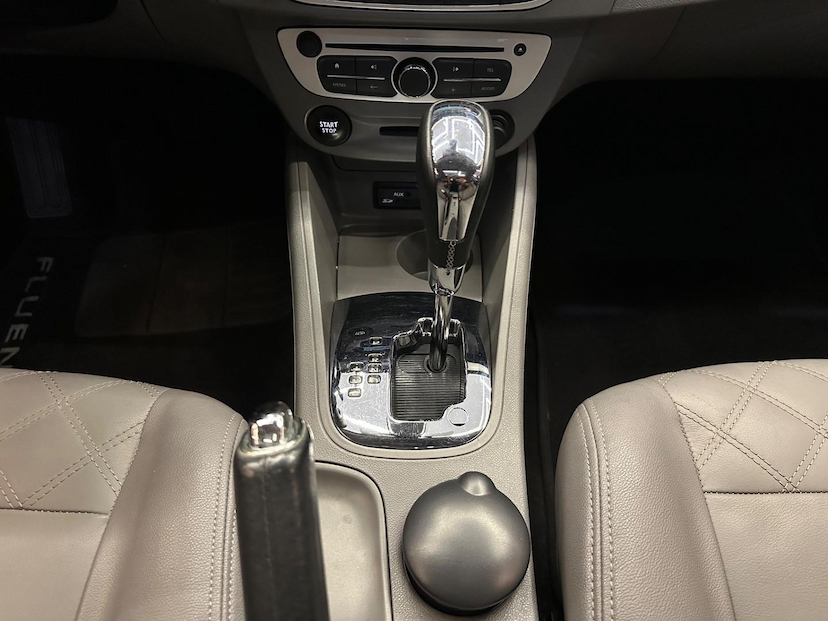Foto do veículo RENAULT FLUENCE RENAULT  PRI20A 2017 100.650 KM 69.900,00