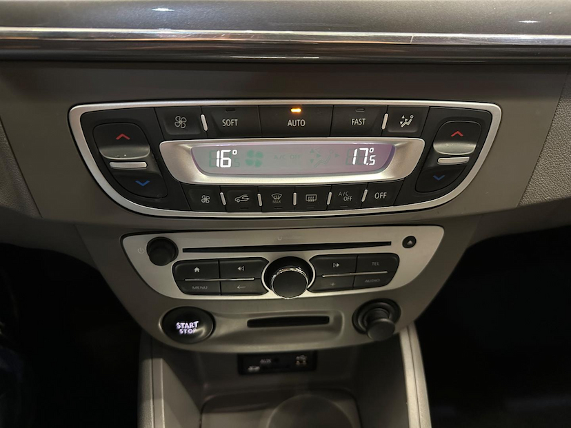 Foto do veículo RENAULT FLUENCE RENAULT  PRI20A 2017 100.650 KM 69.900,00
