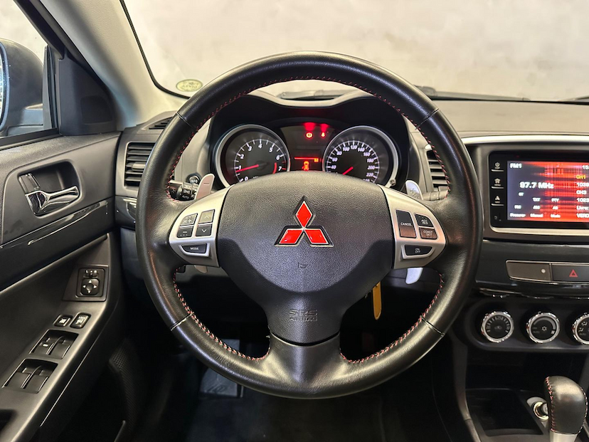 Foto do veículo MITSUBISHI LANCER  2.0 CVT 2016 110.500 KM 62.900,00