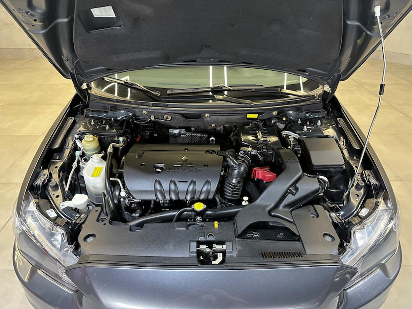 Foto do veículo MITSUBISHI LANCER  2.0 CVT 2016 110.500 KM 62.900,00