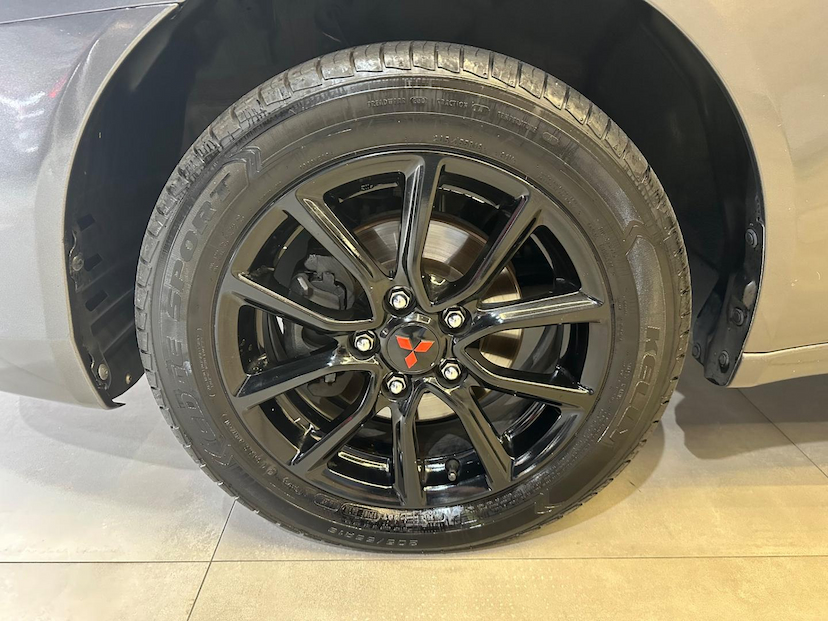 Foto do veículo MITSUBISHI LANCER  2.0 CVT 2016 110.500 KM 62.900,00