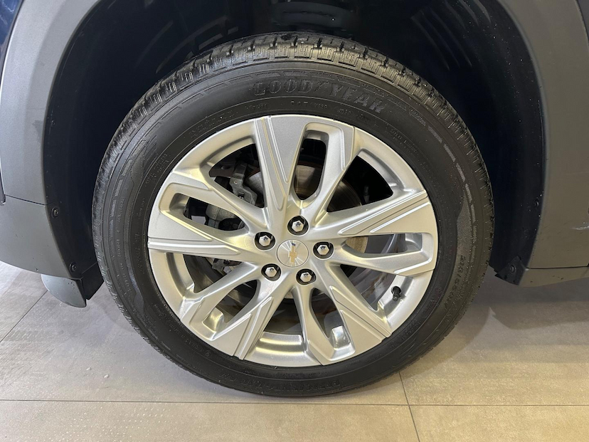 Foto do veículo CHEVROLET TRACKER  LTZ 1.0 TURBO 12V FLEX AUT 2022 33.080 KM 104.900,00