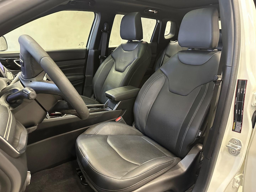 Foto do veículo JEEP COMPASS  SERIE S T270 TURBO FLEX AUT. 2023 11.937 KM 174.900,00