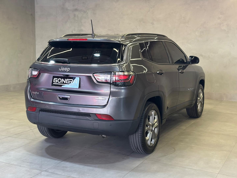 Foto do veículo JEEP COMPASS  LONG TF 2023 14.023 KM 145.900,00