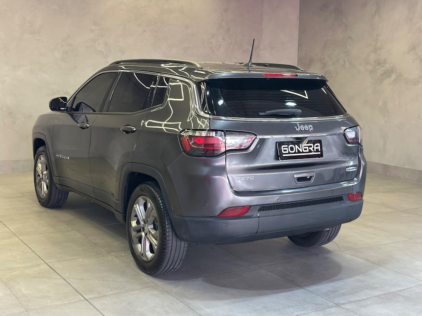 Foto do veículo JEEP COMPASS  LONG TF 2023 14.023 KM 145.900,00