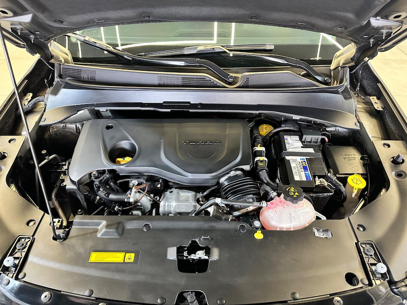 Foto do veículo JEEP COMPASS  LONG TF 2023 35.279 KM 136.900,00