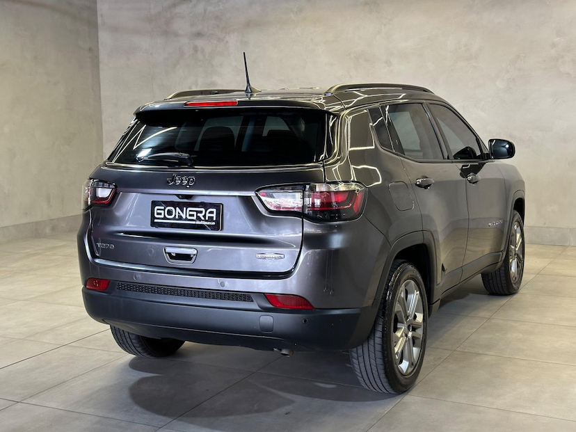 Foto do veículo JEEP COMPASS  LONG TF 2023 35.279 KM 136.900,00