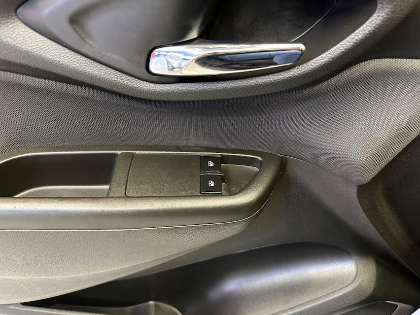 Foto do veículo CHEVROLET ONIX  1.4 EFFECT 2019 88.724 KM 63.900,00