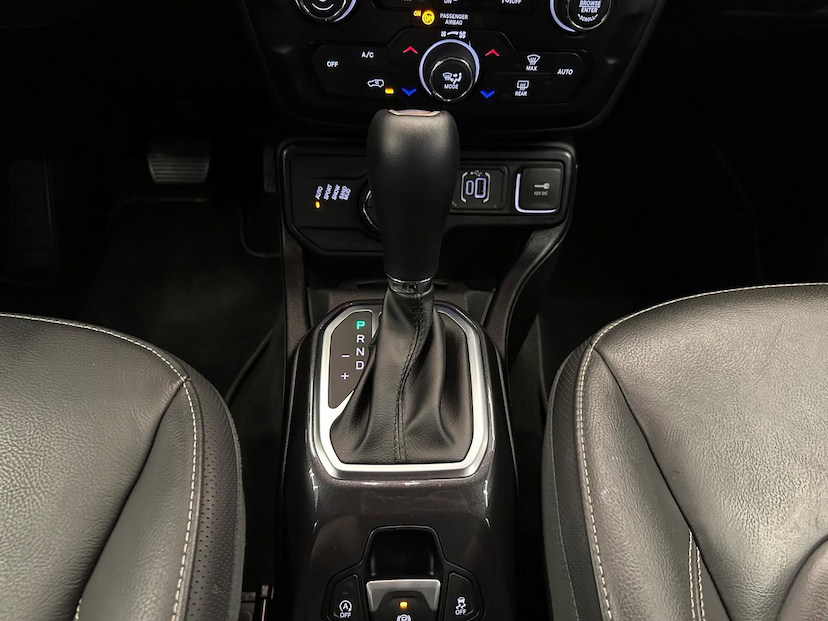 Foto do veículo JEEP RENEGADE  S T270 1.3 TB 4X4 FLEX AUT 2024 17.775 KM 145.900,00