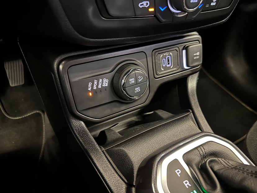 Foto do veículo JEEP RENEGADE  S T270 1.3 TB 4X4 FLEX AUT 2024 17.775 KM 145.900,00