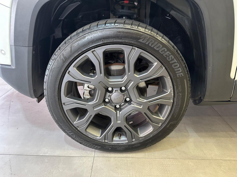 Foto do veículo JEEP RENEGADE  S T270 1.3 TB 4X4 FLEX AUT 2024 17.775 KM 145.900,00