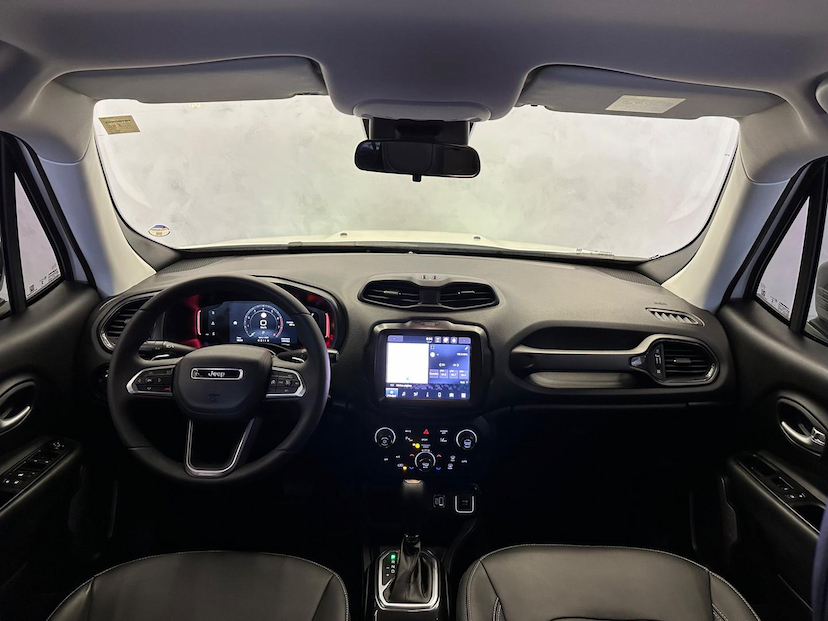 Foto do veículo JEEP RENEGADE  LGTD T270 2023 17.800 KM 119.900,00