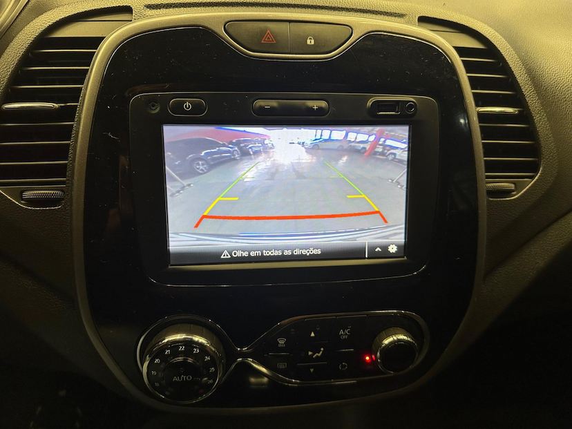 Foto do veículo RENAULT CAPTUR  INTENSE BOSE 1.6 16V FLEX 5P AUT 2021 41.000 KM 91.900,00