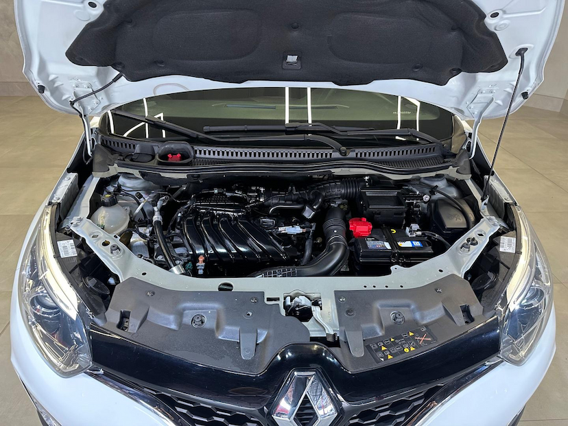 Foto do veículo RENAULT CAPTUR  INTENSE BOSE 1.6 16V FLEX 5P AUT 2021 41.000 KM 91.900,00