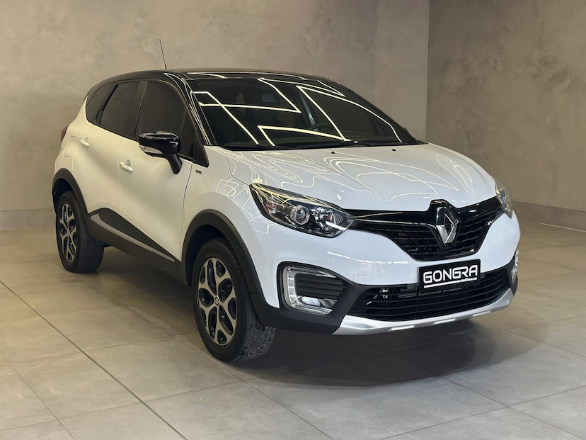 Foto do veículo RENAULT CAPTUR  INTENSE BOSE 1.6 16V FLEX 5P AUT 2021 41.000 KM 91.900,00