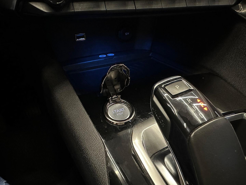 Foto do veículo PEUGEOT 3008  GRIFFE AT 2018 67.363 KM 119.900,00
