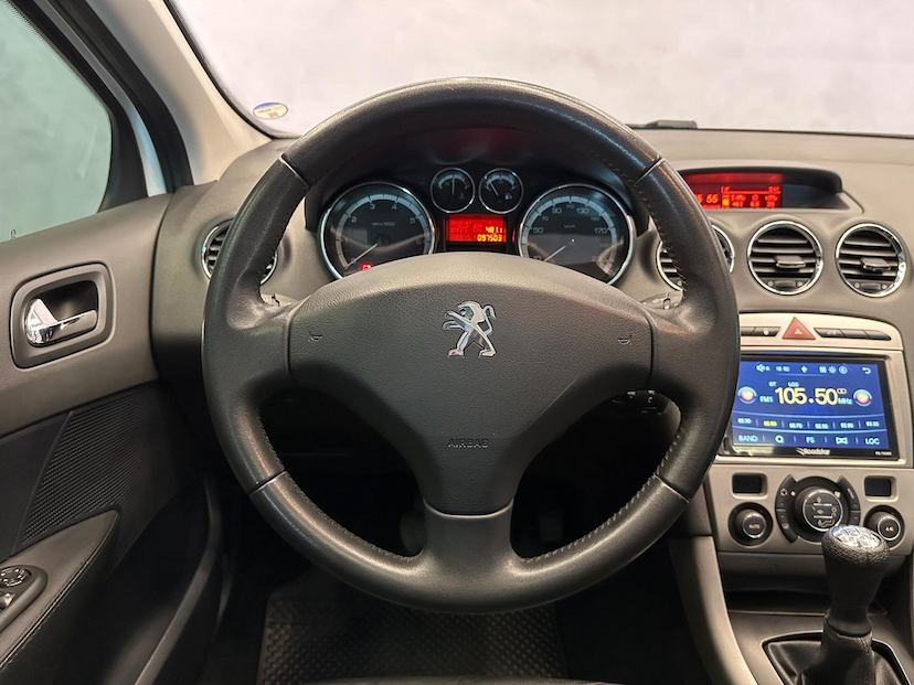 Foto do veículo PEUGEOT 308  1.6 ACTIVE 16V FLEX 4P MANUAL 2015 97.481 KM 52.900,00