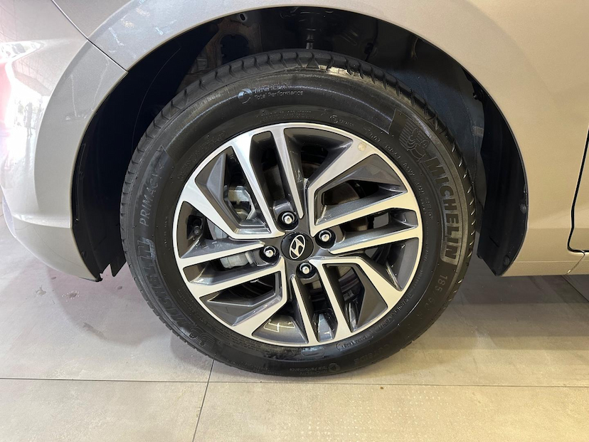Foto do veículo HYUNDAI HB20  10TA PLATINU 2022 24.454 KM 85.900,00