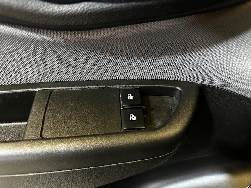 Foto do veículo CHEVROLET ONIX  1.0 LT 2019 60.514 KM 58.900,00