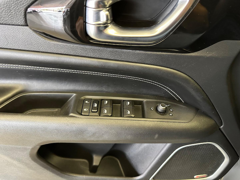 Foto do veículo JEEP COMPASS  S T270 1.3 TB 4X2 FLEX AUT. 2022 43.431 KM 158.900,00