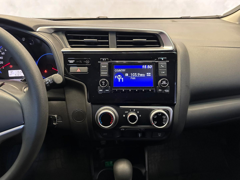 Foto do veículo HONDA FIT  LX CVT 2019 23.701 KM 84.900,00