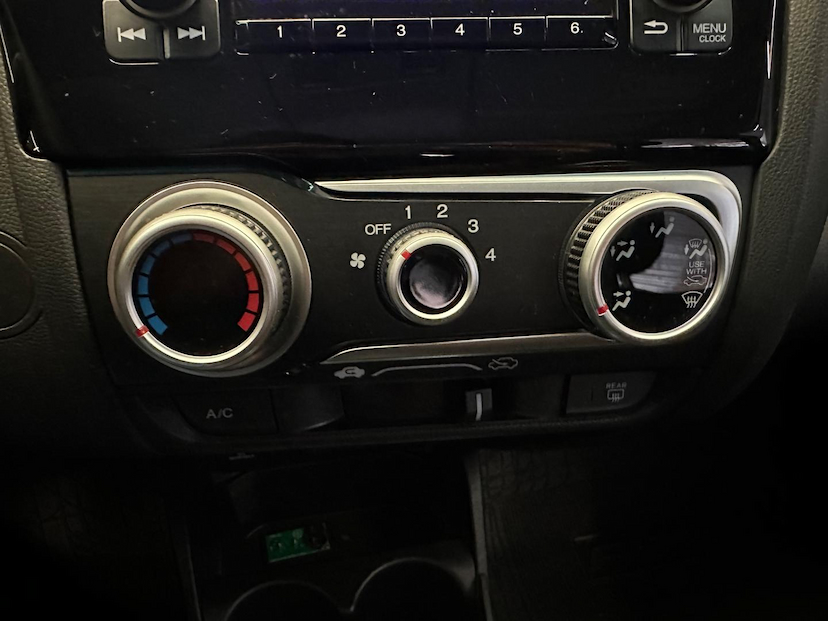 Foto do veículo HONDA FIT  LX CVT 2019 23.701 KM 84.900,00